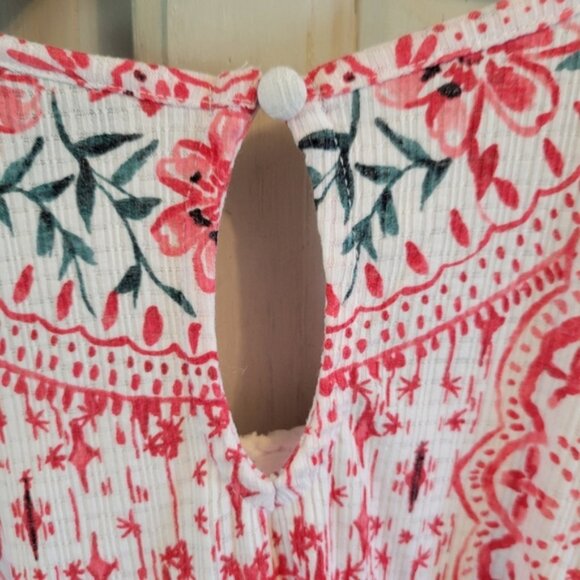 Torrid Red White Geometric Floral Crochet Sleeveless Top - Picture 4 of 8